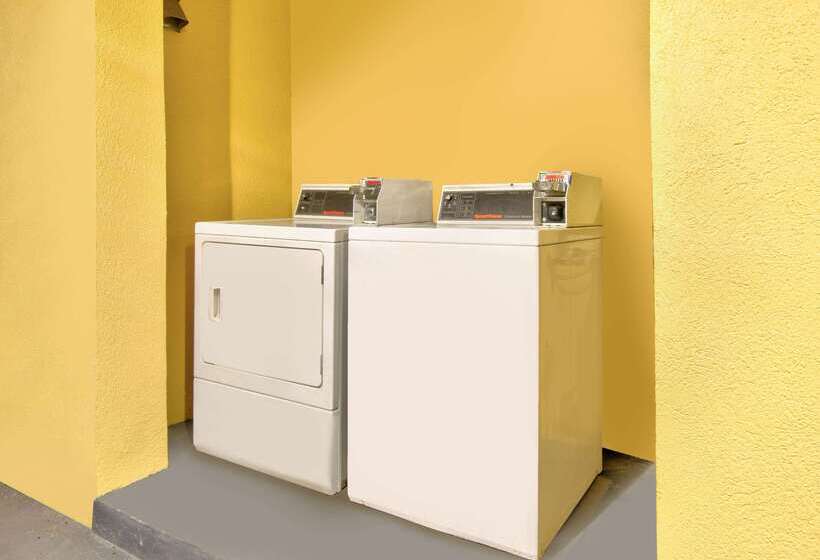 호텔 Super 8 By Wyndham Mobile/tillmans Corner