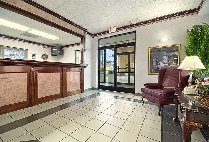 酒店 Super 8 By Wyndham Mobile/tillmans Corner