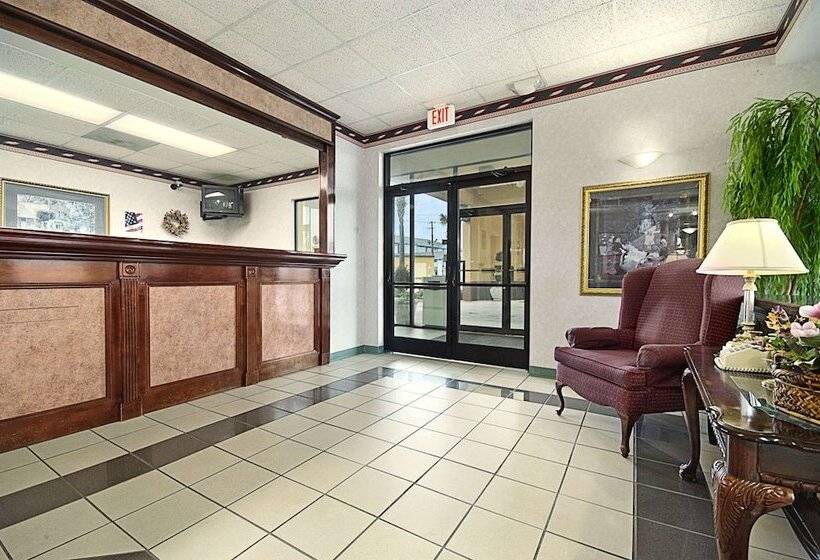 هتل Super 8 By Wyndham Mobile/tillmans Corner