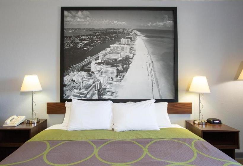 호텔 Super 8 By Wyndham Naples