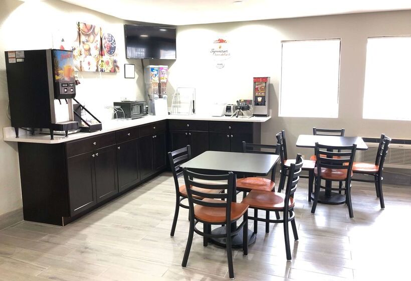 فندق Super 8 By Wyndham Natchitoches