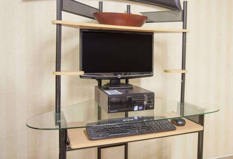 فندق Super 8 By Wyndham Natchitoches