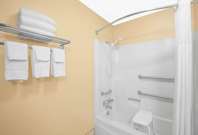 فندق Super 8 By Wyndham Natchitoches