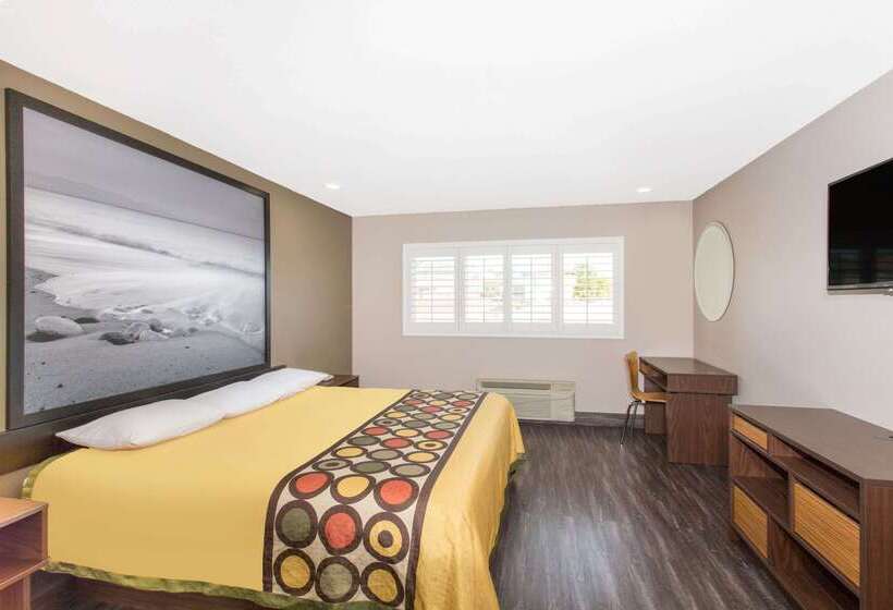 Отель Super 8 By Wyndham National City Chula Vista