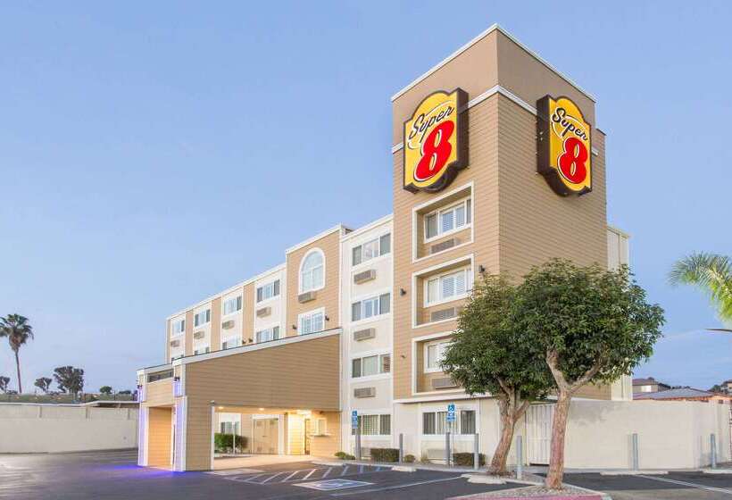 Отель Super 8 By Wyndham National City Chula Vista