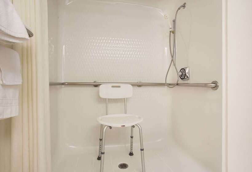 호텔 Super 8 By Wyndham New Hampton