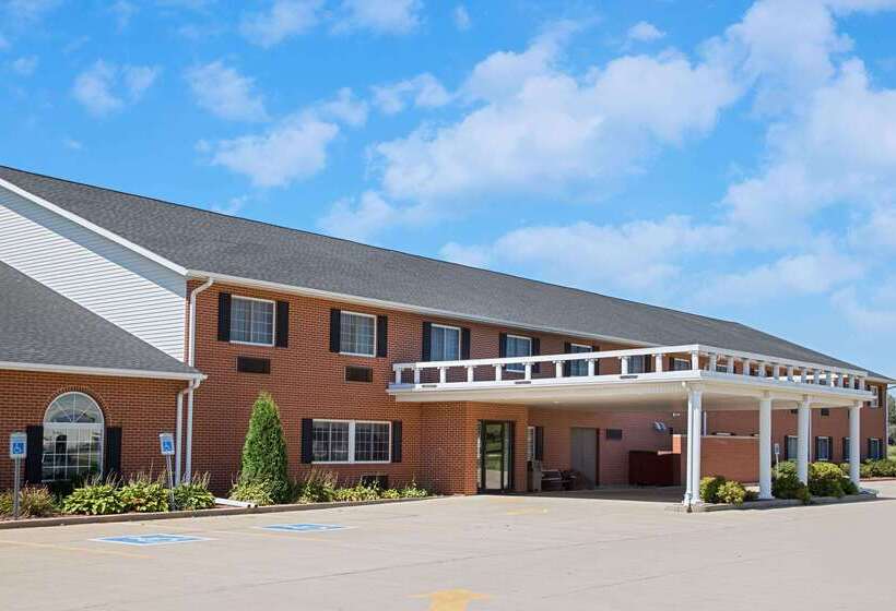 호텔 Super 8 By Wyndham New Hampton