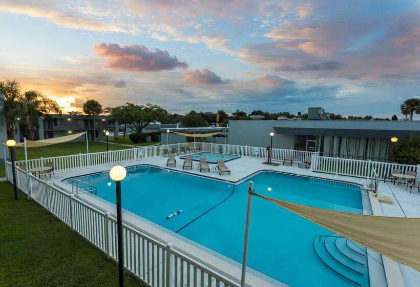 בית מלון כפרי Super 8 By Wyndham Ocala I 75