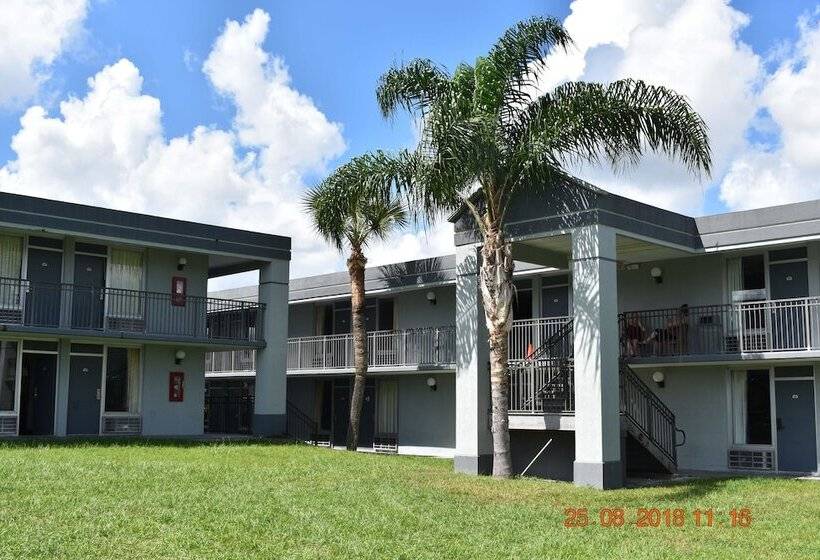 בית מלון כפרי Super 8 By Wyndham Ocala I 75