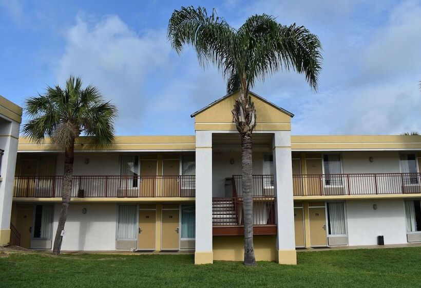 בית מלון כפרי Super 8 By Wyndham Ocala I 75