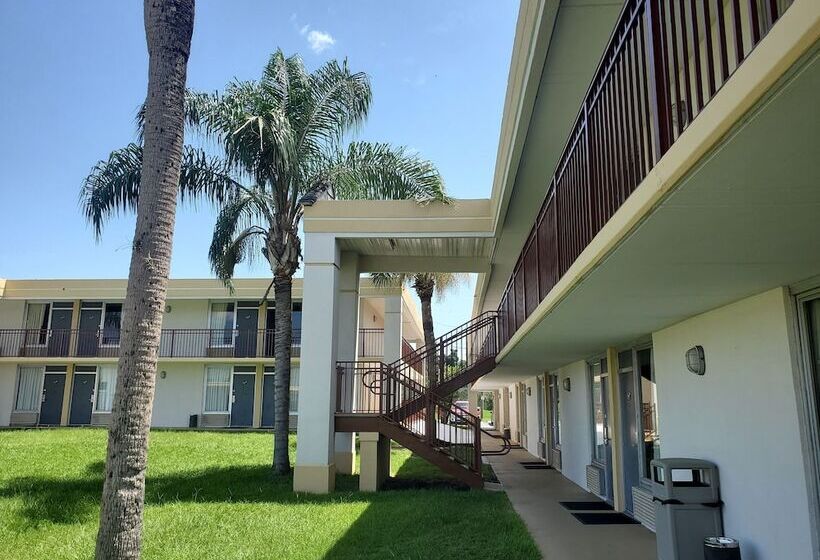 בית מלון כפרי Super 8 By Wyndham Ocala I 75