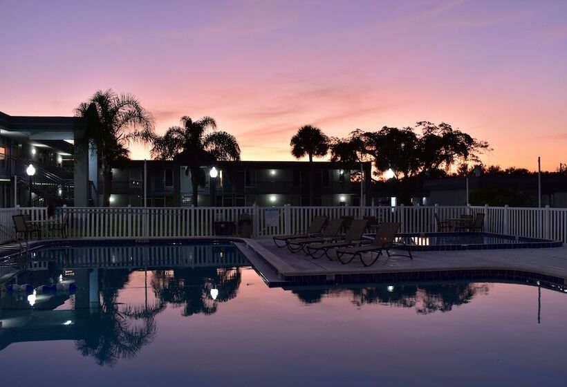 בית מלון כפרי Super 8 By Wyndham Ocala I 75