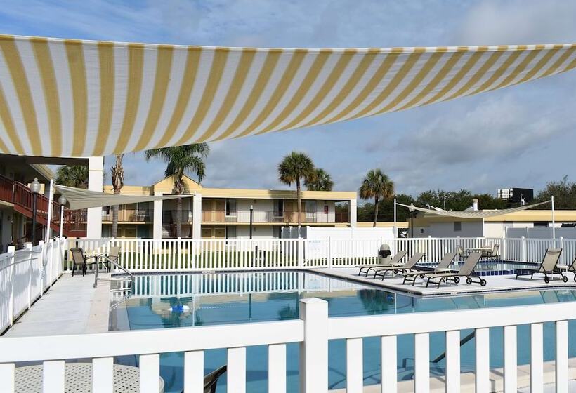 בית מלון כפרי Super 8 By Wyndham Ocala I 75