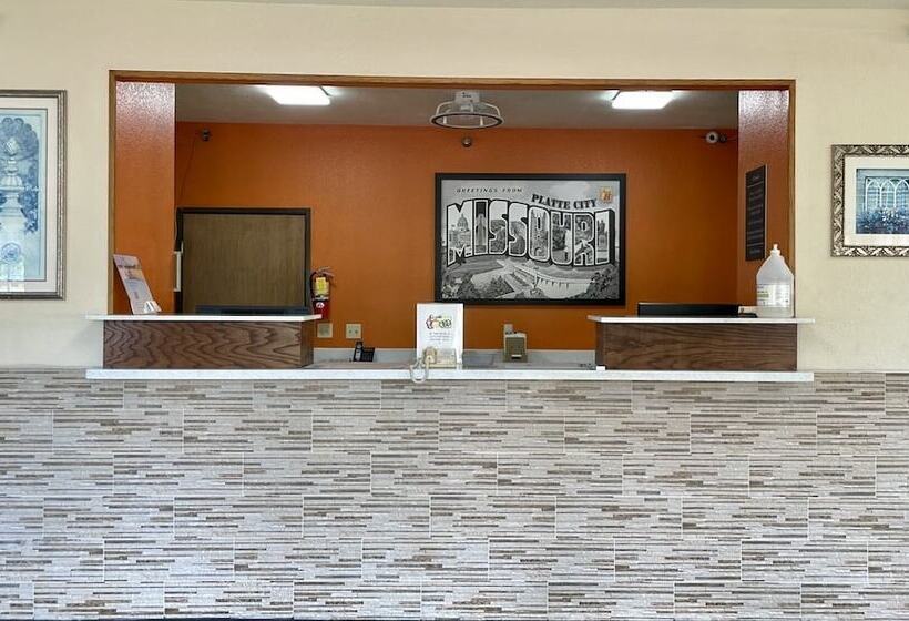 בית מלון כפרי Super 8 By Wyndham Platte City Kansas City Area