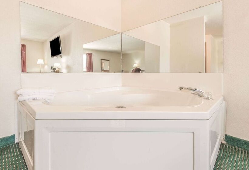 בית מלון כפרי Super 8 By Wyndham Platte City Kansas City Area