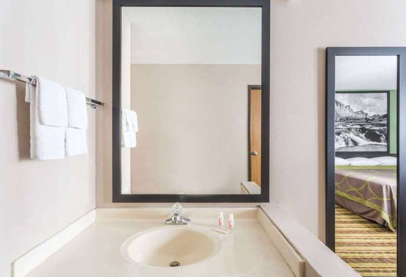 فندق Super 8 By Wyndham Rock Springs