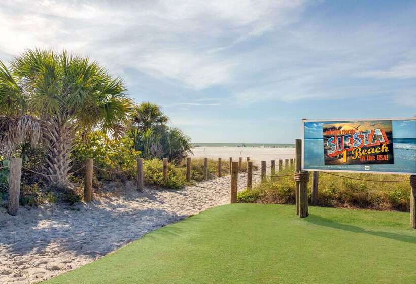 فندق Super 8 By Wyndham Sarasota Near Siesta Key