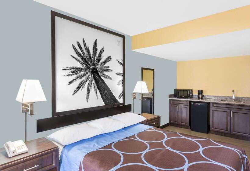 فندق Super 8 By Wyndham Sarasota Near Siesta Key