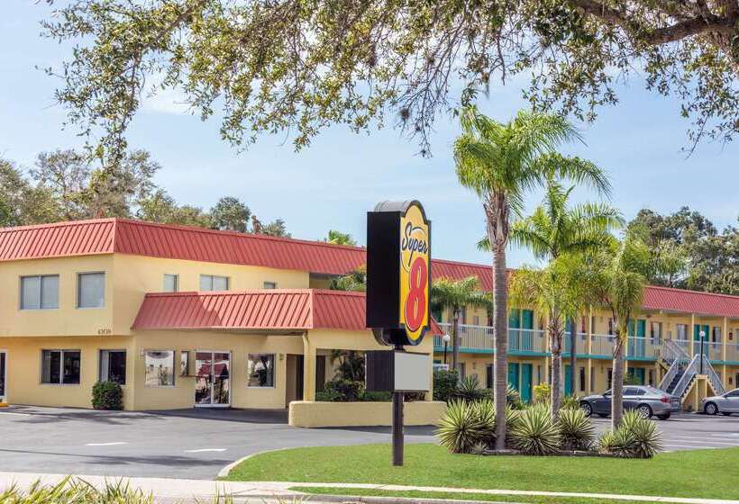 فندق Super 8 By Wyndham Sarasota Near Siesta Key