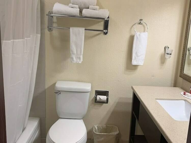 호텔 Sutton Suites