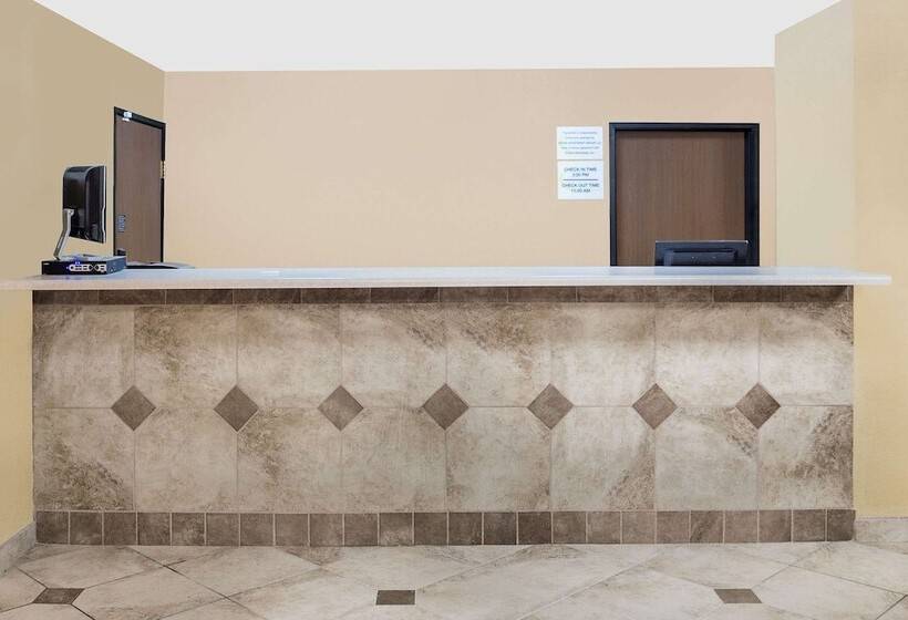 酒店 Super 8 By Wyndham Sheboygan Wi