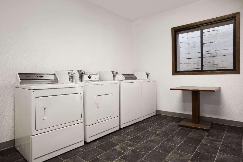 فندق Super 8 By Wyndham Sturgis