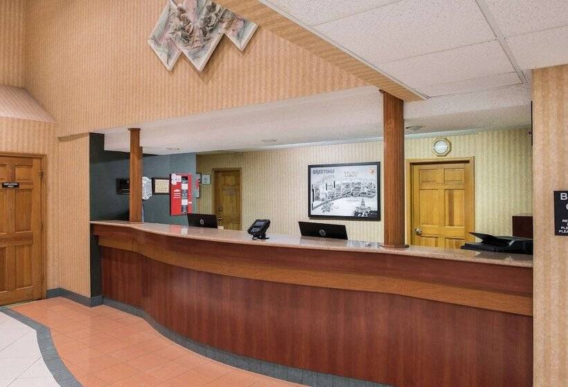 Отель Super 8 By Wyndham Troy Il/st. Louis Area