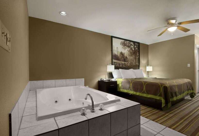 فندق Super 8 By Wyndham Tupelo Airport