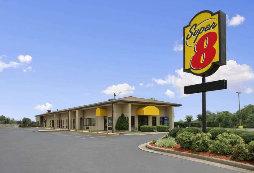 فندق Super 8 By Wyndham Tupelo Airport