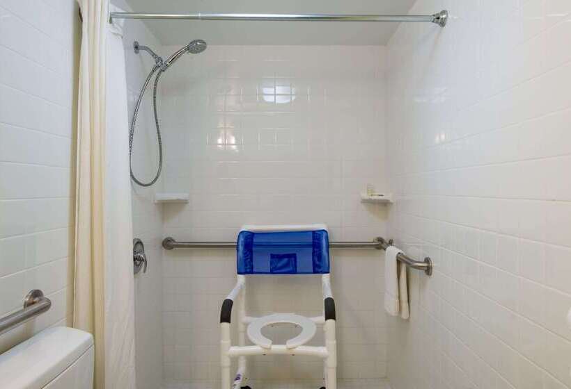 هتل Super 8 By Wyndham White River Junction