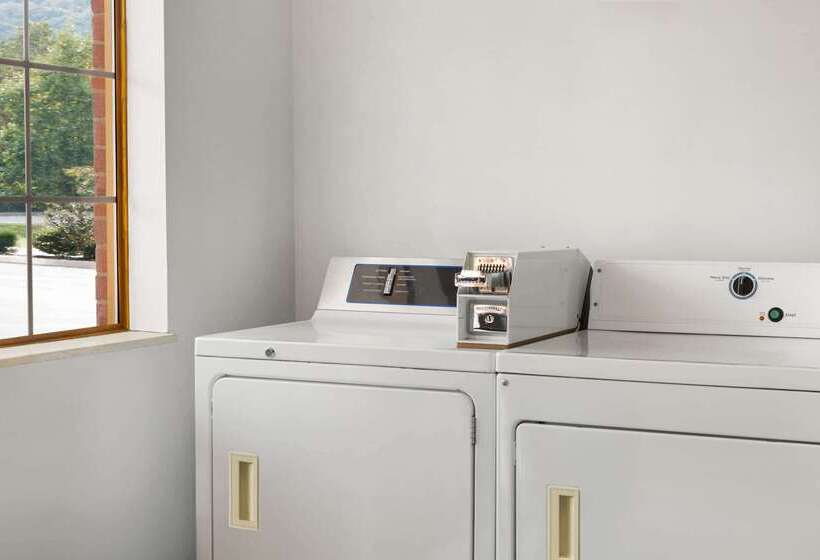 فندق Super 8 By Wyndham Whites Creek/ Nashville Nw Area