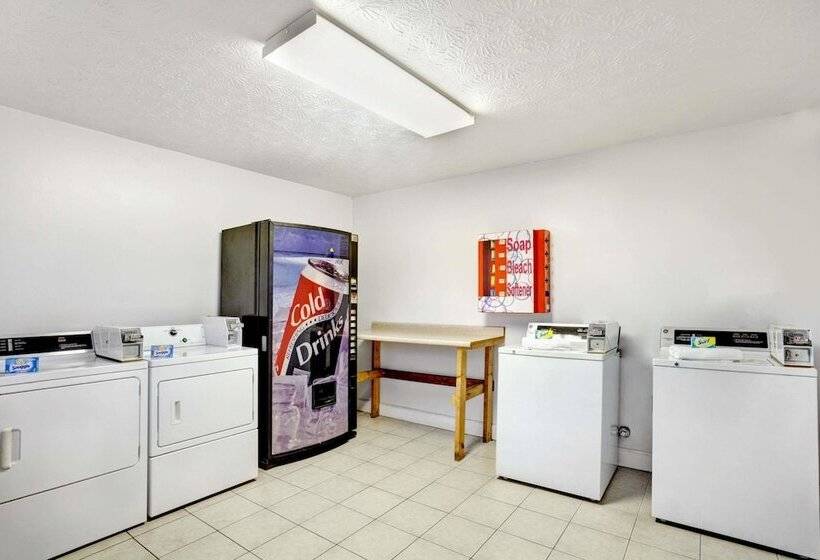 فندق Super 8 By Wyndham Whites Creek/ Nashville Nw Area