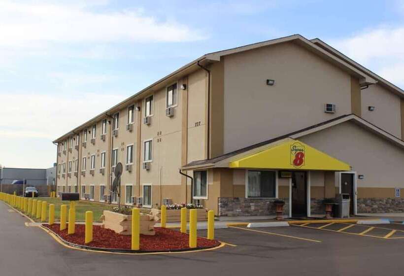 Отель Super 8 By Wyndham Wyoming/grand Rapids Area
