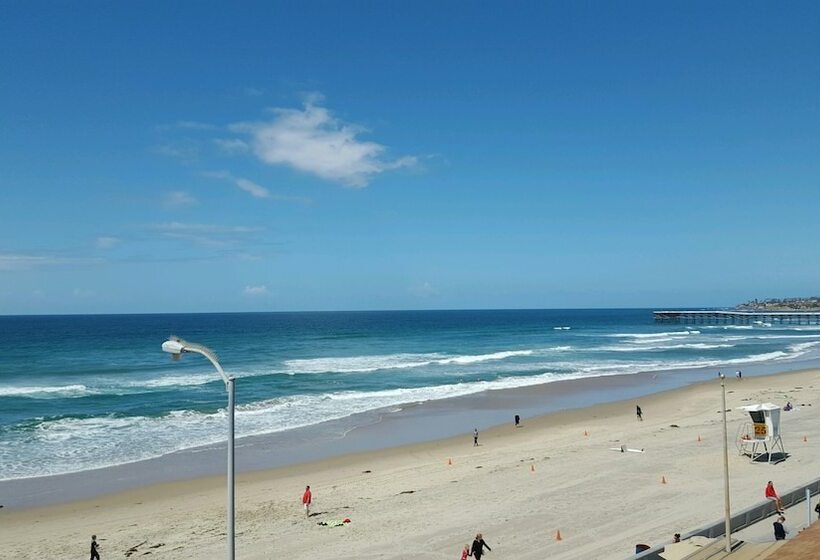 فندق Surfer Beach