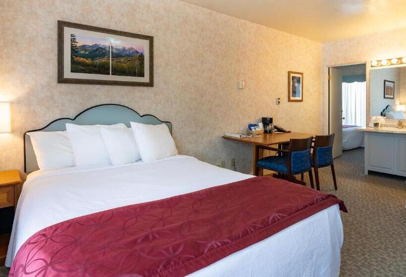 فندق Swiss Alps Inn