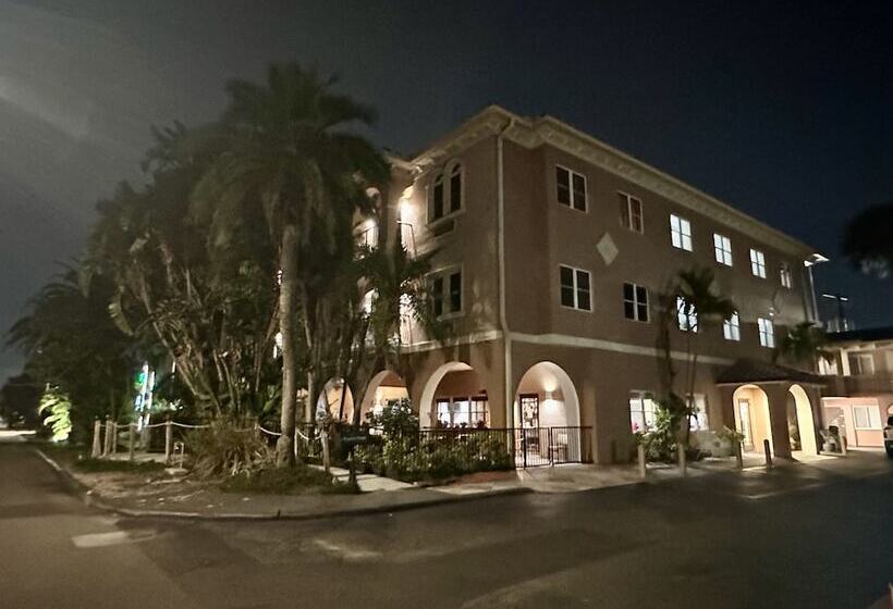 Tahitian Inn Boutique Hotel Tampa