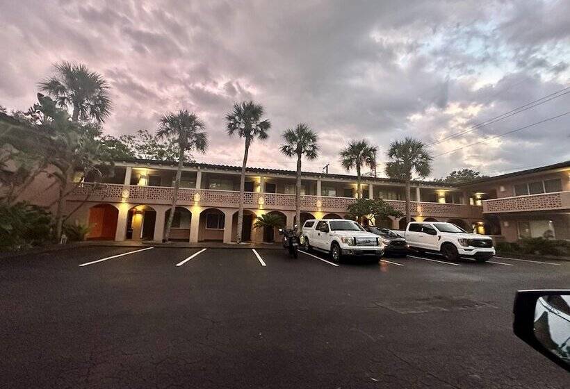 Tahitian Inn Boutique Hotel Tampa