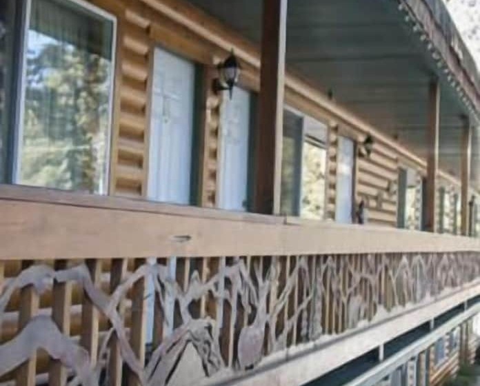 בית מלון כפרי Tahoe Valley Lodge