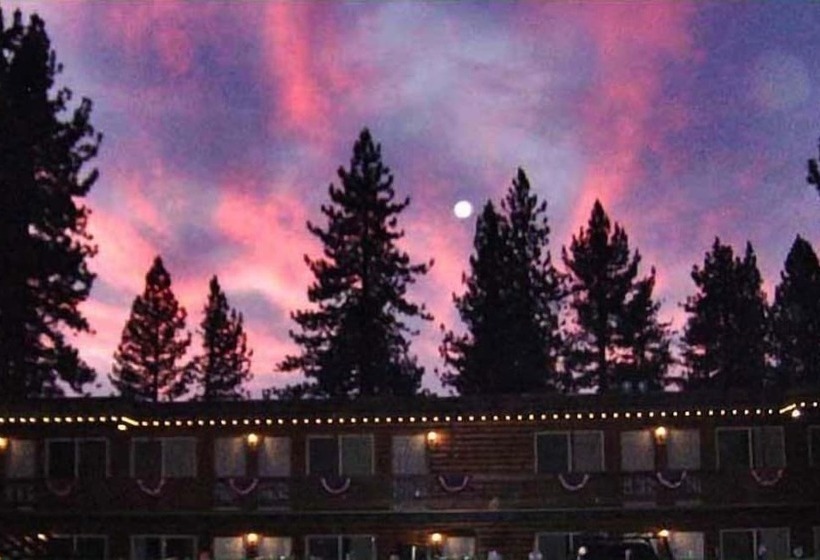 בית מלון כפרי Tahoe Valley Lodge
