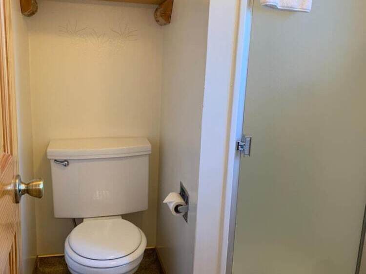 בית מלון כפרי Tahoe Valley Lodge