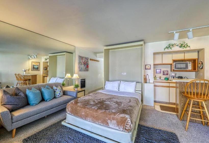 Tahoya Shores Poolside Studio