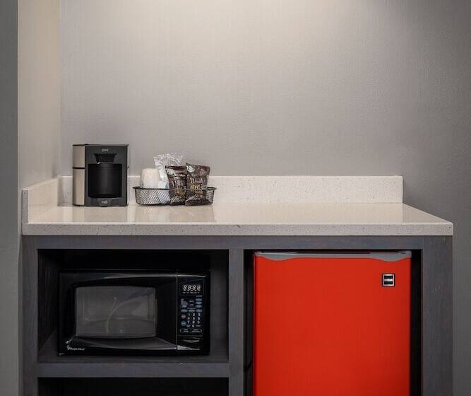 فندق Tamarack Lodge