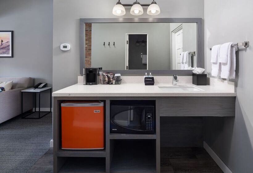 فندق Tamarack Lodge