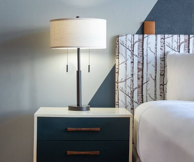 فندق Tamarack Lodge