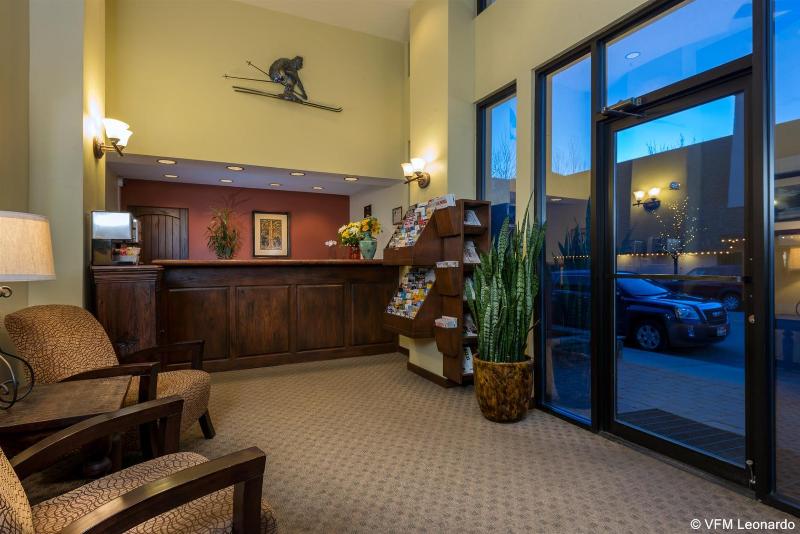 فندق Tamarack Lodge