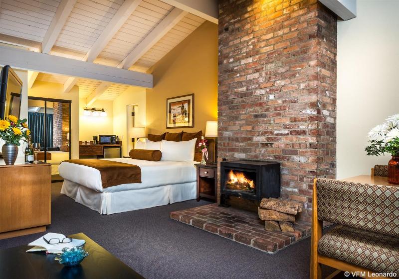 فندق Tamarack Lodge