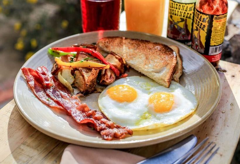 هتل Tanque Verde Guest Ranch