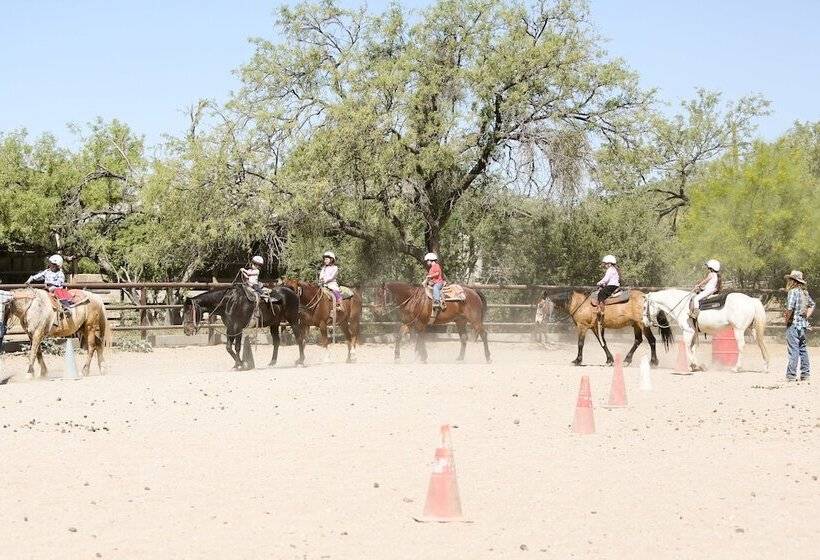 هتل Tanque Verde Guest Ranch