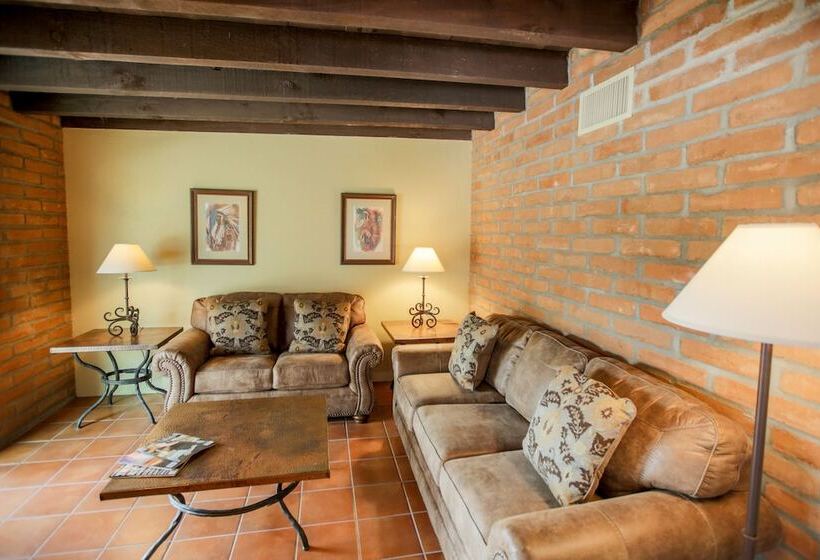 هتل Tanque Verde Guest Ranch