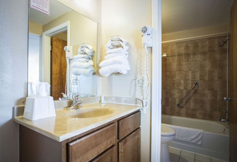 فندق Tarpon Shores Inn